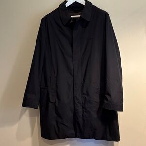 Loro Piana Men's Elegant Black rain and wind lined coat. Sz Large